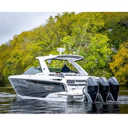 38' Monterey 2022 Yacht For Sale